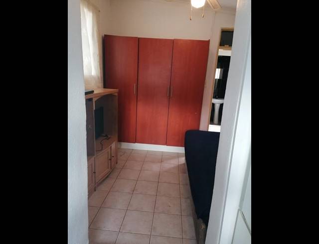 1 BEDROOM PROPERTY TO RENT IN CLUBVIEW